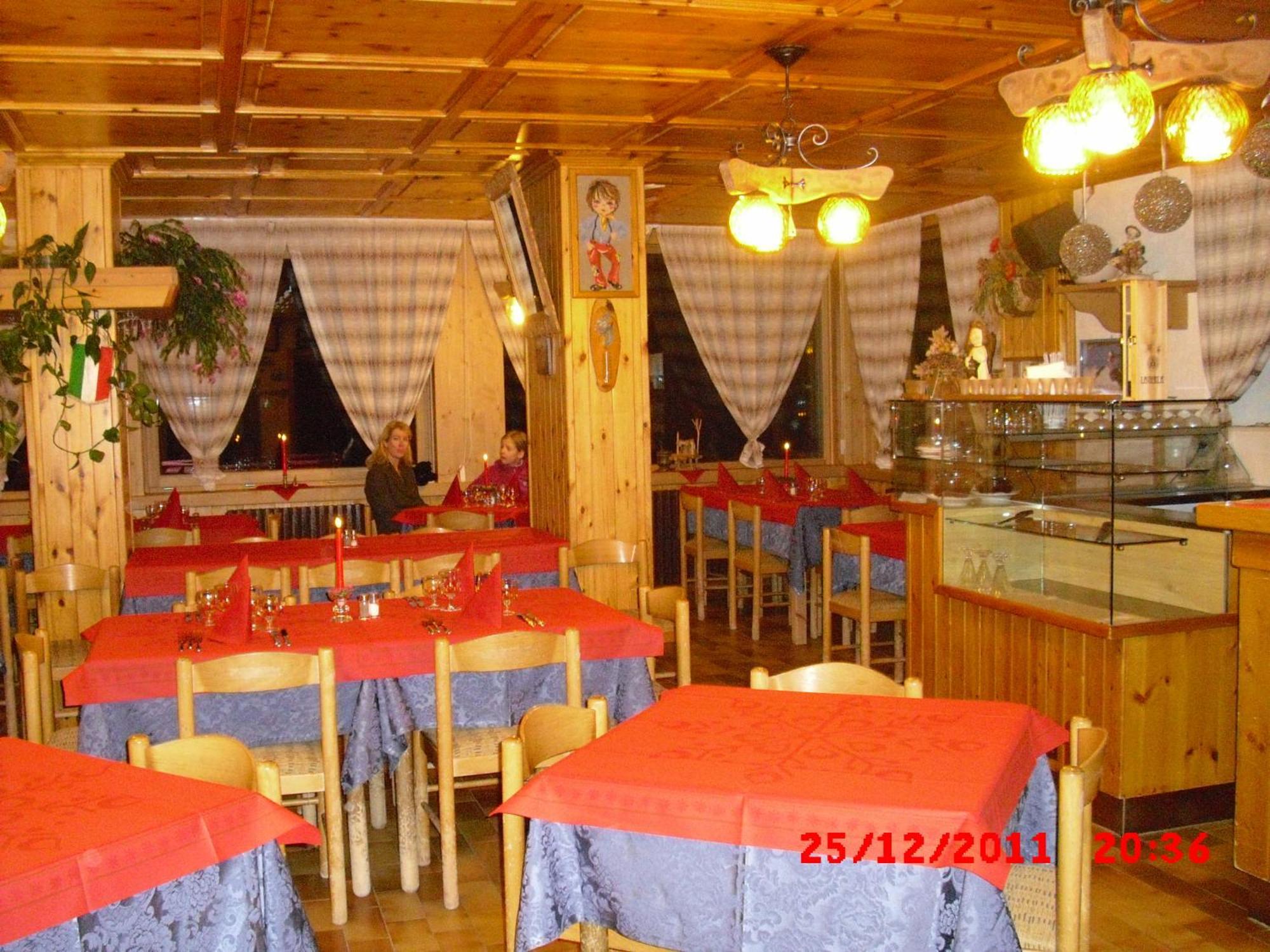 Willa Chalet Dei Rododendri Valdisotto Zewnętrze zdjęcie